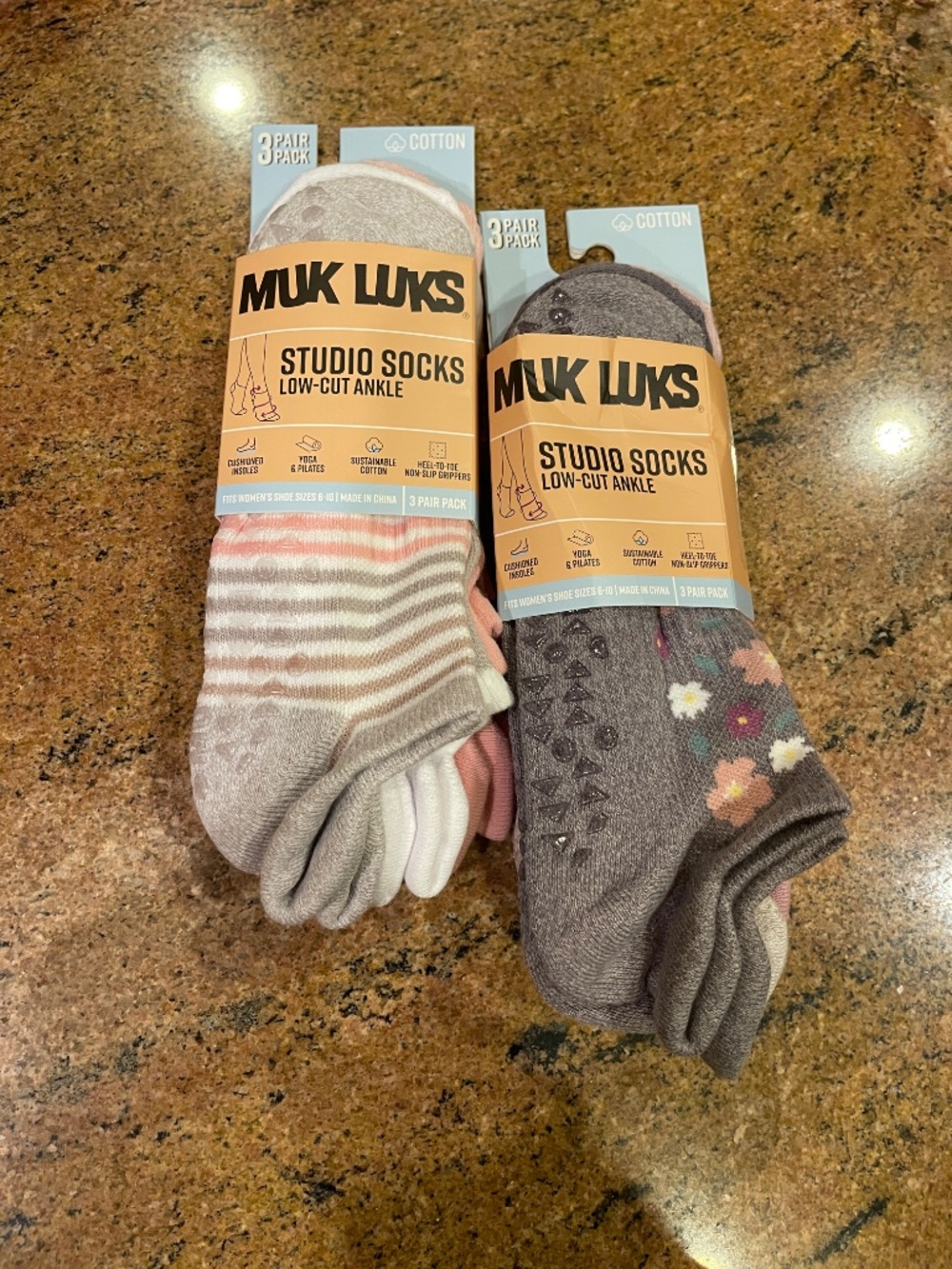 NWT!  Muk luks Low Cut Ankle Studio Socks Low-Cut Ankle 6 Pair Size: 6-10